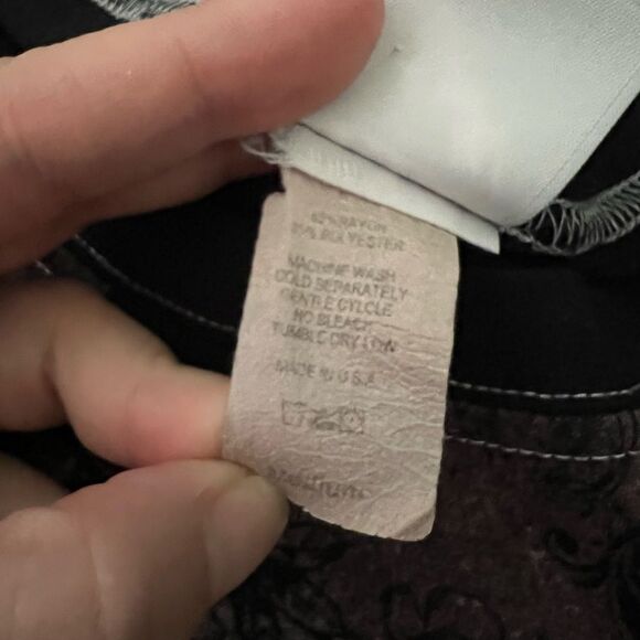 Y2k Hilton Casinos Las Vegas Shirt Rhinestones size Medium - Picture 5 of 6